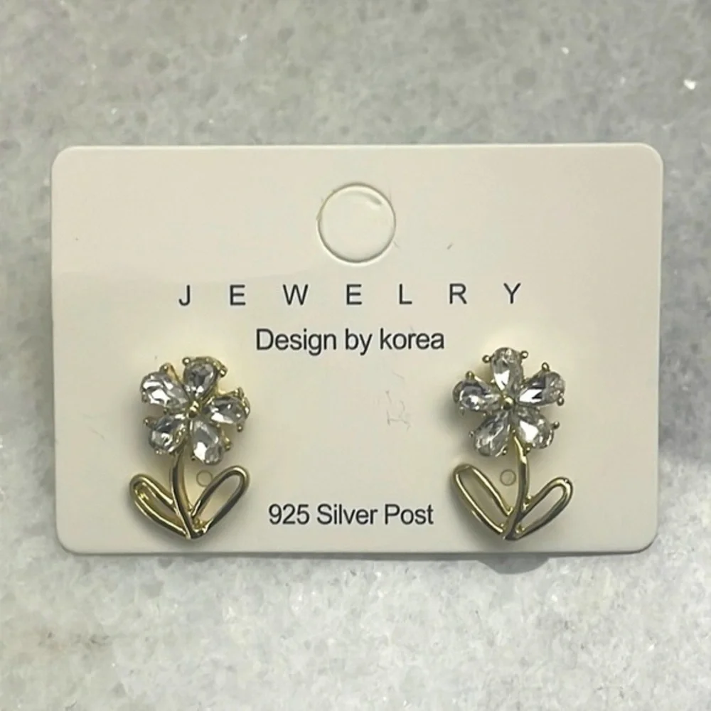 Earrings flower Gold-tone Metal Leaves Sparkling Crystal Rhinestones Jewelry